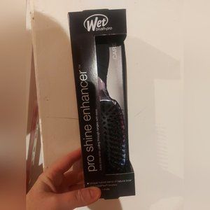 Wet brush- pro shine enhancer BNIP